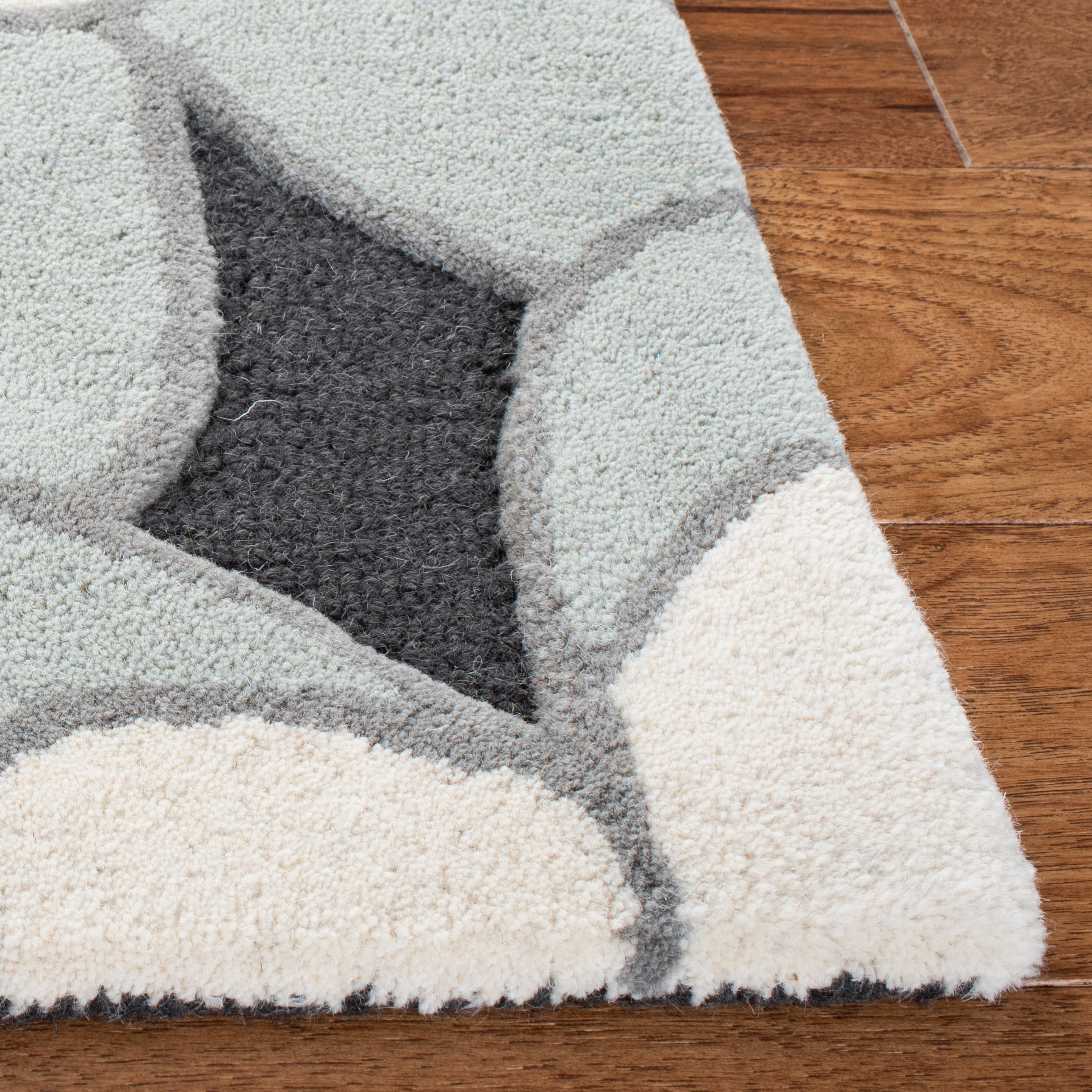 SAFAVIEH Kids Floral Flower Bursts Area Rug, Charcoal/Ivory, 4' x 6'