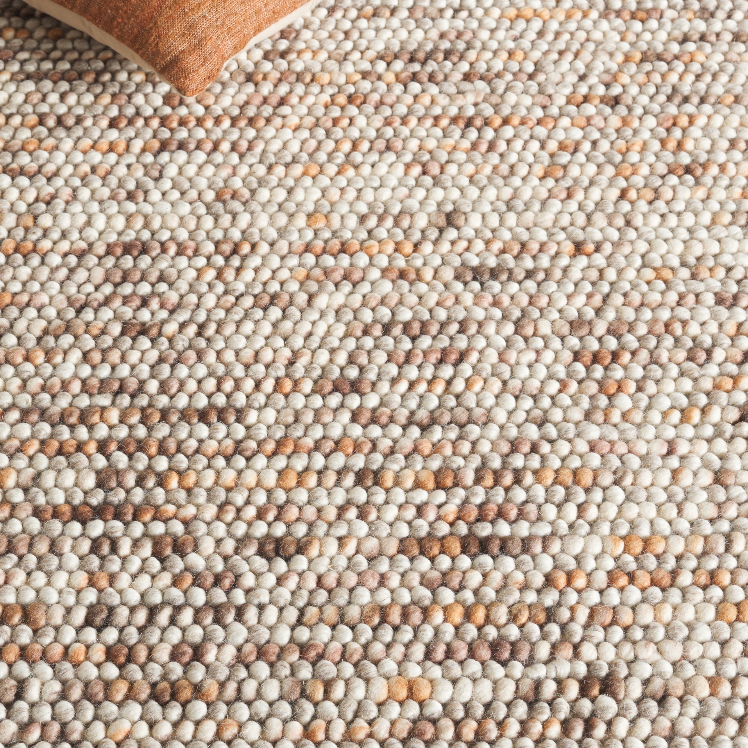 SAFAVIEH Natura Feride Geometric Runner Rug, Dark Brown/Beige, 2'3" x 8' - Scandinavian Design, Dark Brown & Beige, Handmade Wool Blend, Ideal for Living Room, Bedroom, Dining Space, Entryway, Hallwa