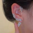 thumbnail image 1 of Pendientes de hoja de jade dorado de dos piezas con diseño de hada súper ligera y de lujo de alta calidad con diamantes de imitación y colgantes, accesorios para pendientes, 1 of 5