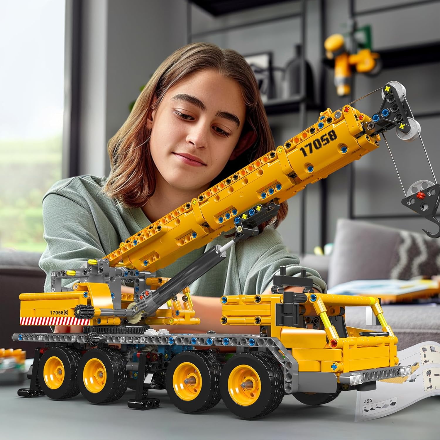 17058 Urban Mobile Crane Toy Building Block Set, Adult Construction Vehicle Model Brick Kit, Toy Gift (997 Pieces)