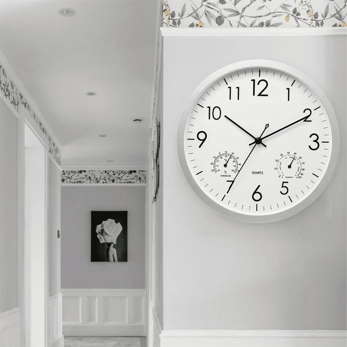 Decorative Round Outdoor Clock with Thermometer and Hygrometer Large Wall Clock Elegant Retro Silent Clock