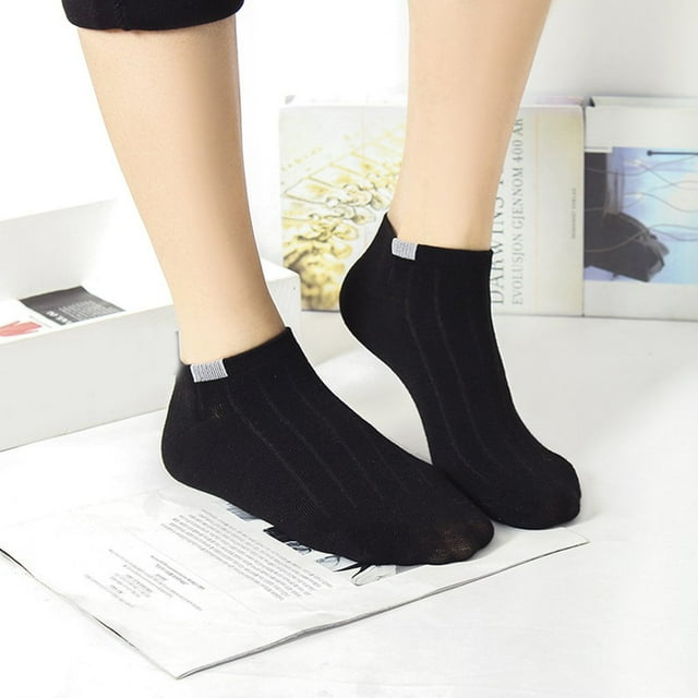 1 Pair Cotton Socks Female Invisible Cute Non-slip College Style Socks Breathable Sock Comfort Material Anti-slip Design
