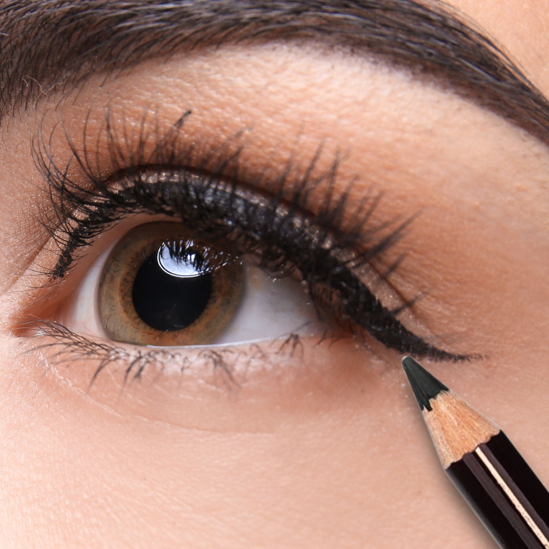 CHARLOTTE TILBURY The Classic Eye-Powder Pencil - Classic Black, 0.03 oz.