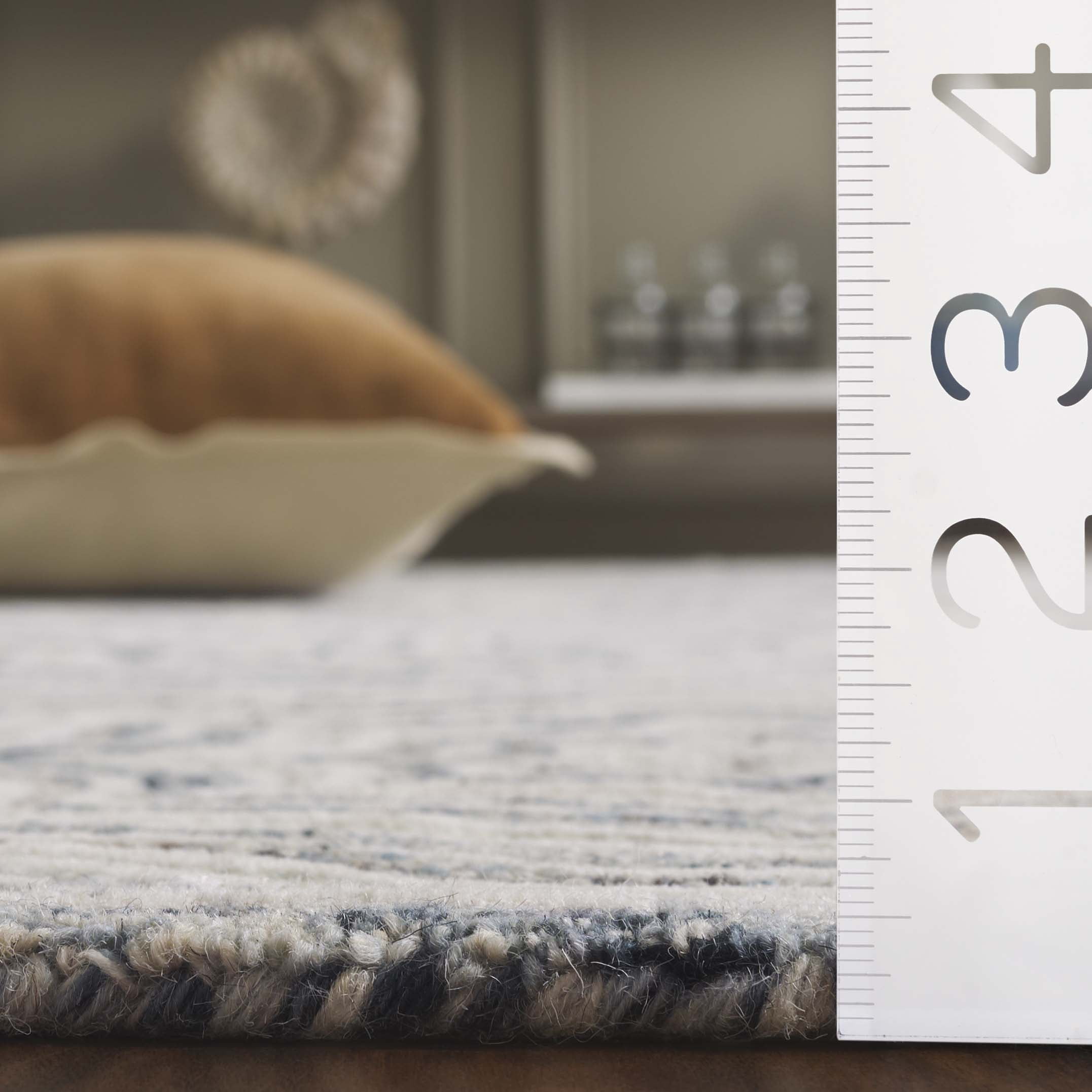 SAFAVIEH Capri Layla Geometric Wool Runner Rug, Beige/Blue, 2'3" x 9'