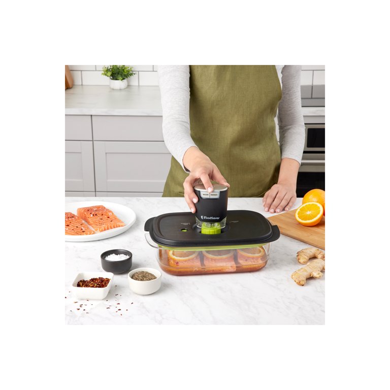 FoodSaver FM2900 Vacuum Sealing System Keeps Food Fresh & Stored w