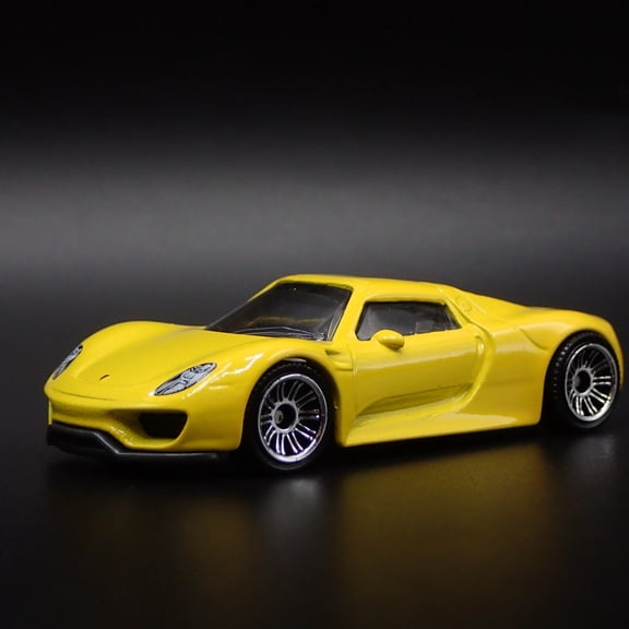 Open Box 2013-2015 PORSCHE 918 SPYDER SUPER CAR RARE 1:64 SCALE DIORAMA DIECAST MODEL CAR