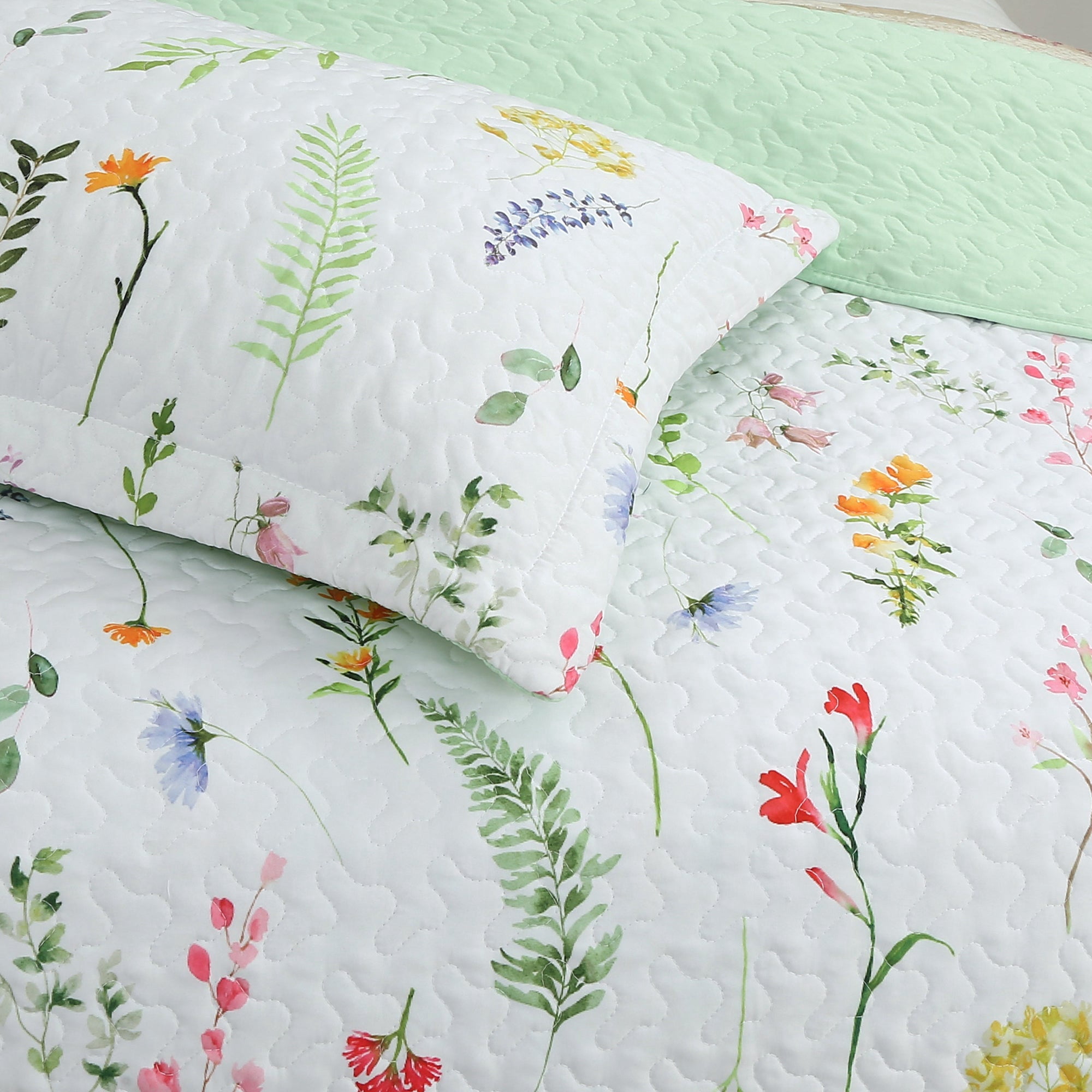 3-Piece Printed Floral Quilt Set Lightweight Bedspread with Pillow Shams, Soft & Breathable Bedding ME505