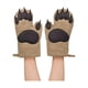 thumbnail image 1 of Fred &amp; Friends Manoplas de horno con diseño de manos de oso, juego de 2, Garras de oso, Bear Hands, Una talla, 1, 1 of 4