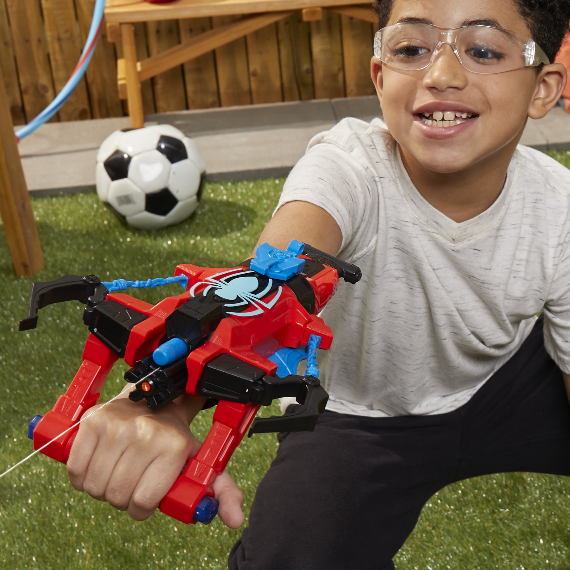 Nerf: Marvel Spiderman Strike 'N Splash Kids Toy Blaster for Boys and Girls with 3 Darts