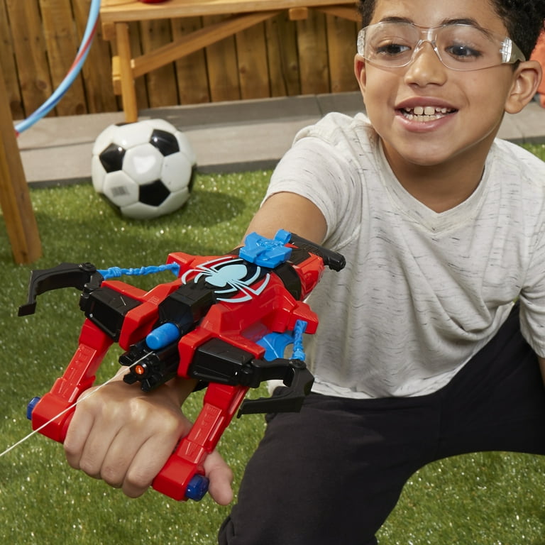 Nerf: Marvel Spiderman Strike 'N Splash Kids Toy Blaster for Boys and Girls  with 3 Darts