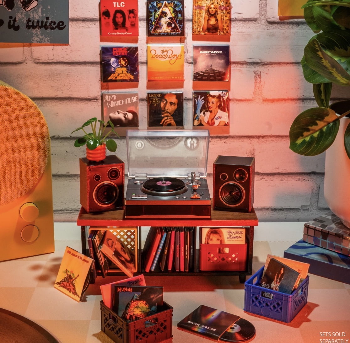 MGA's Miniverse Real Music Record Player Mini Collectibles, Mini