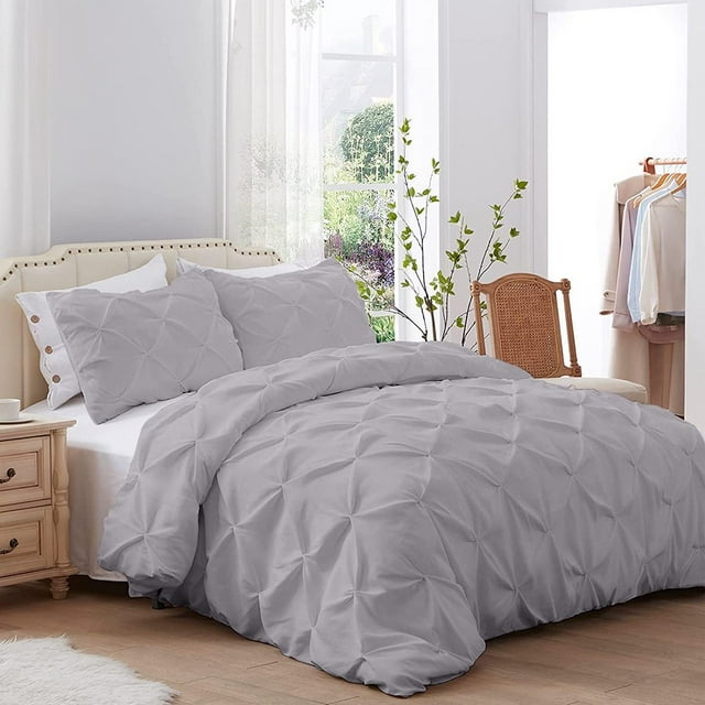Pinch Pleated Duvet Cover Set 3 Piece Set with Zipper Closure, 600 Thread Count & 100% Egyptian Cotton, Pleated Pinch Comforter and Protector with Pillowcases - Light Gray Solid, Twin/ Twin XL Size.