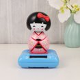 thumbnail image 3 of Rosa creativo kimono muñeca adorno de coche con energía solar decoración interior del coche cabeceando muñeca japonesa Maiko diseño regalo para decoración de escritorio en casa, 3 of 6