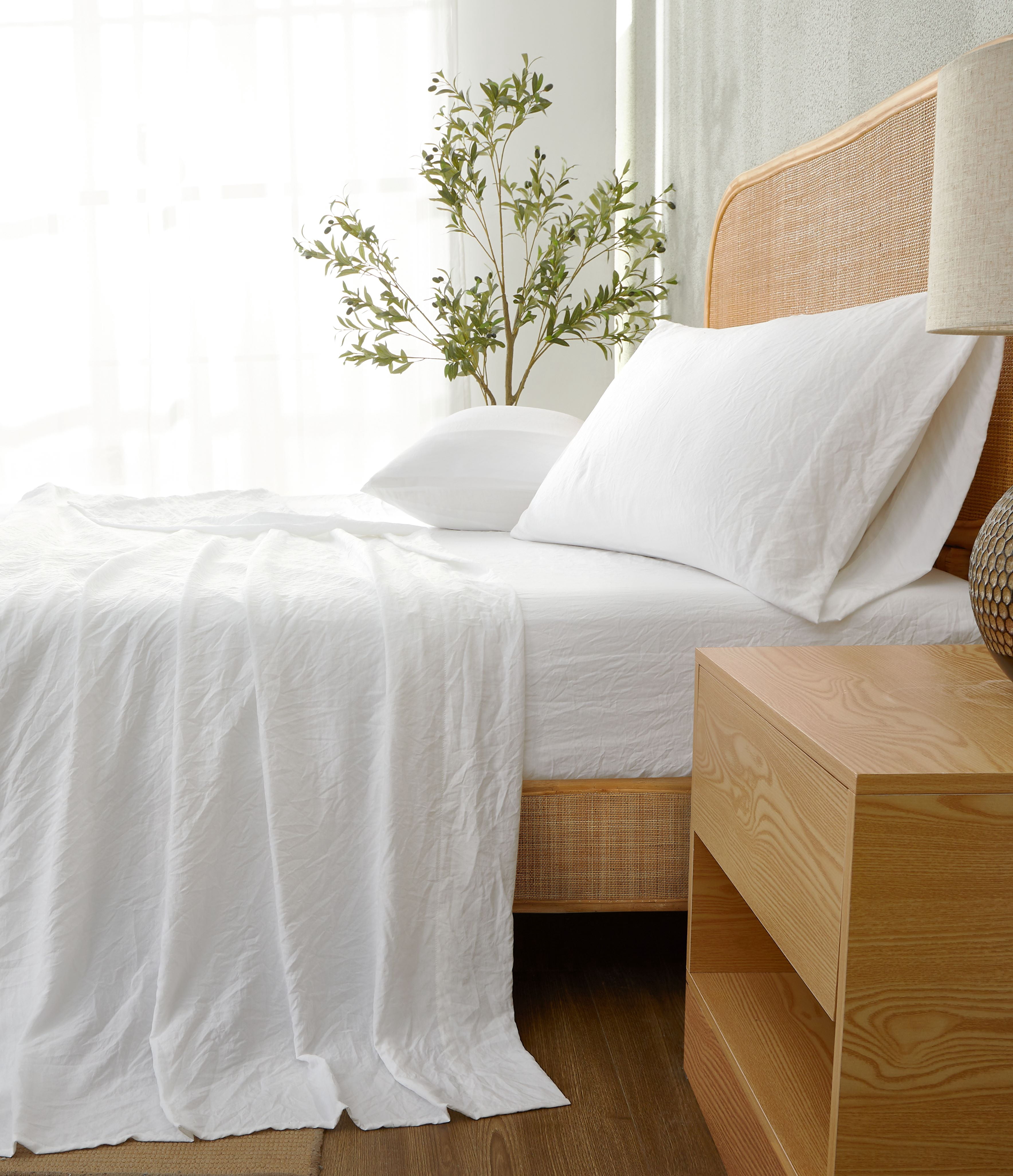 Mainstays Washed Ultra Soft Microfiber Pillowcase Set, King, Arctic White, 2 Piece