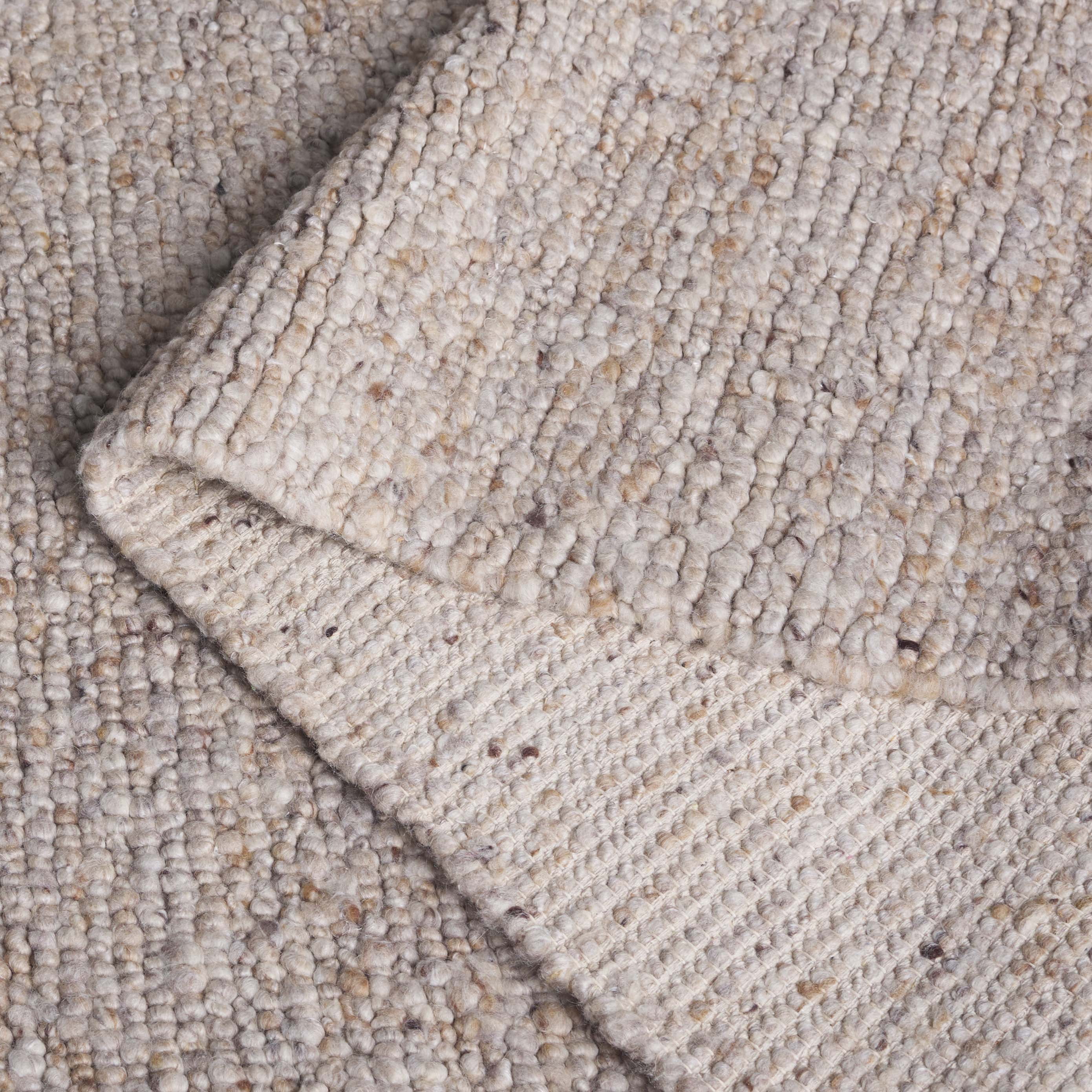 SAFAVIEH Natura Tryik Solid Area Rug, Beige, 6' x 9'