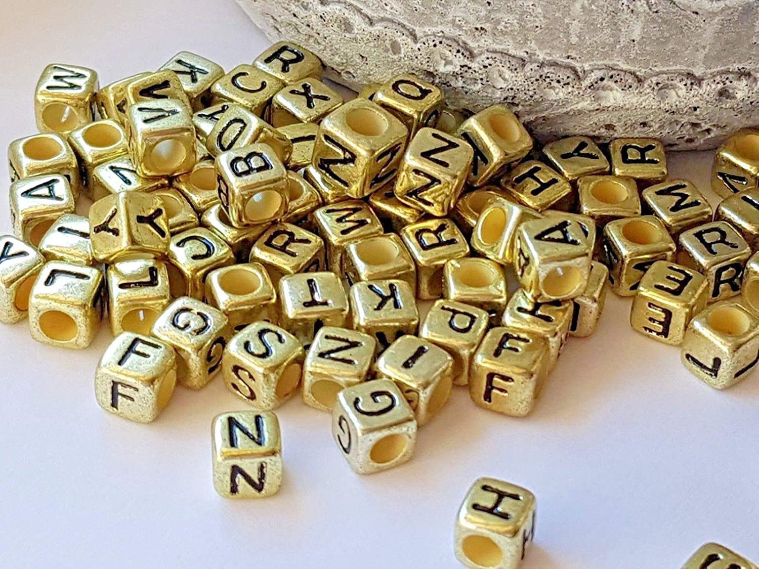 Trimming Shop Acrylic Gold Letter Beads with Black Alphabet A to Z Cube for  Key Chains, 100pcs 