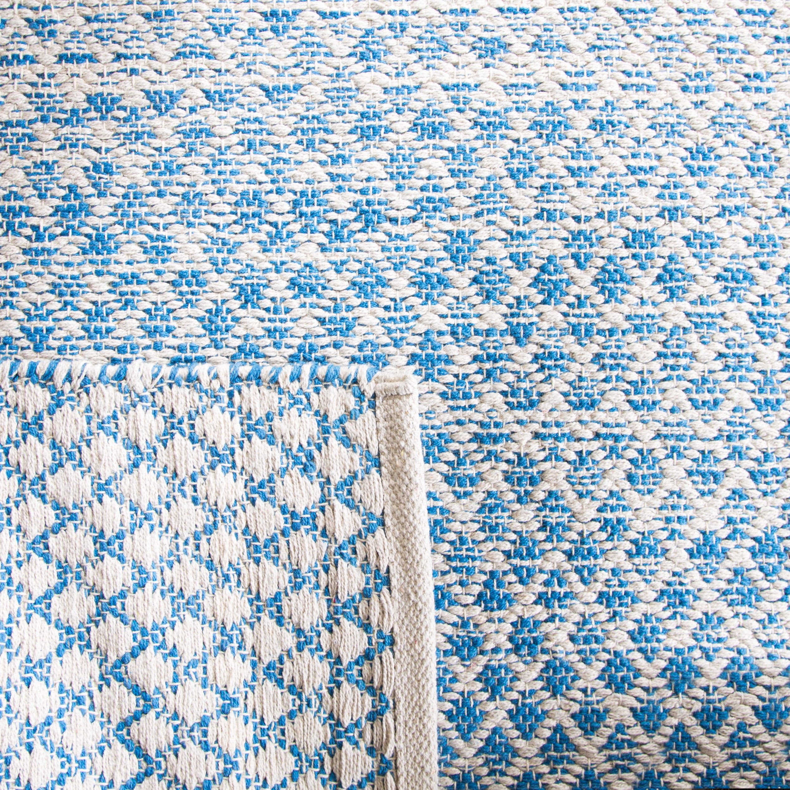 SAFAVIEH Montauk Vaughn Geometric Cotton Area Rug, Blue/Ivory, 4' x 4' Square