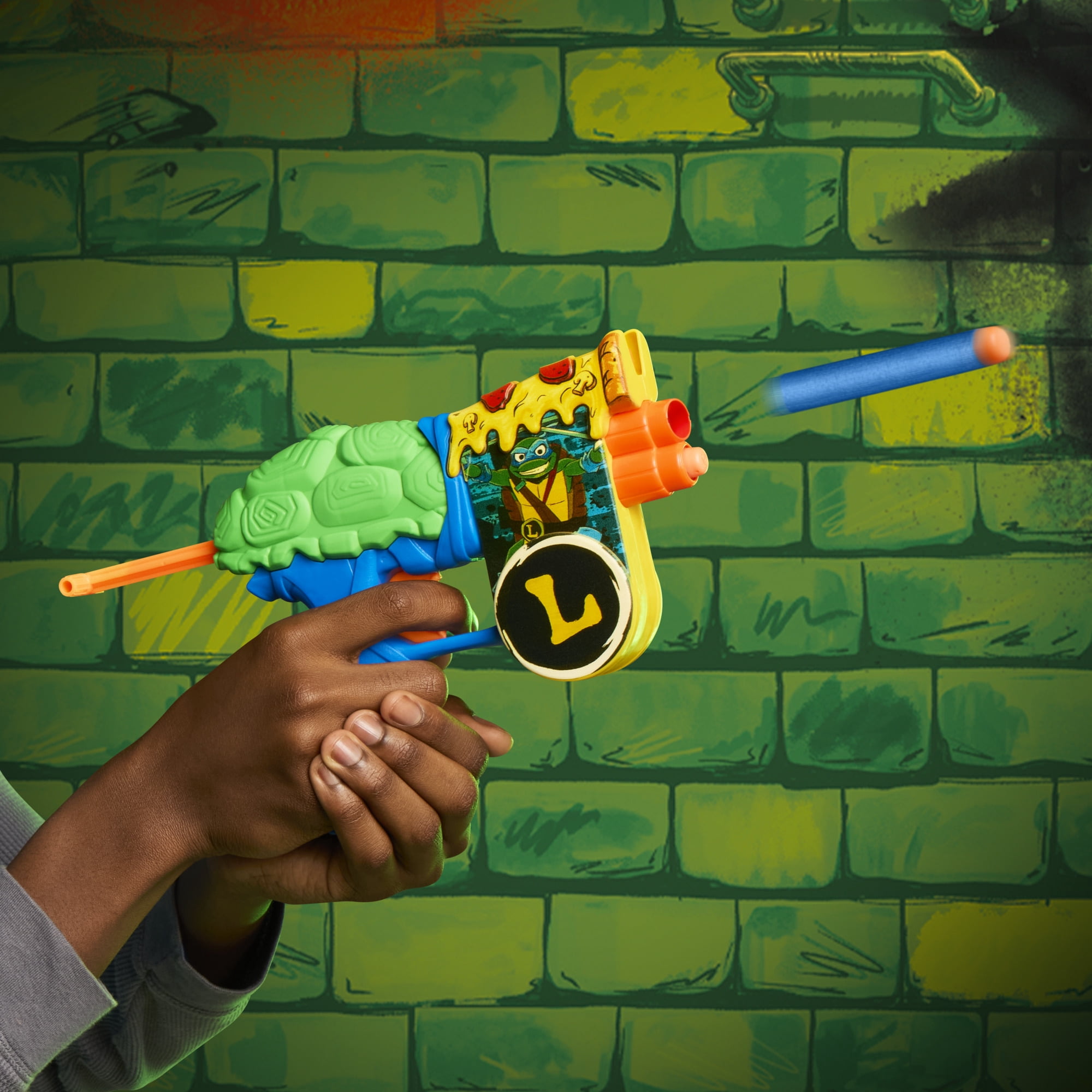 Nerf Leonardo Blaster with Teenage Mutant Ninja Turtles Theme, 4 Elite Darts, for Kids Indoor and Outdoor Play