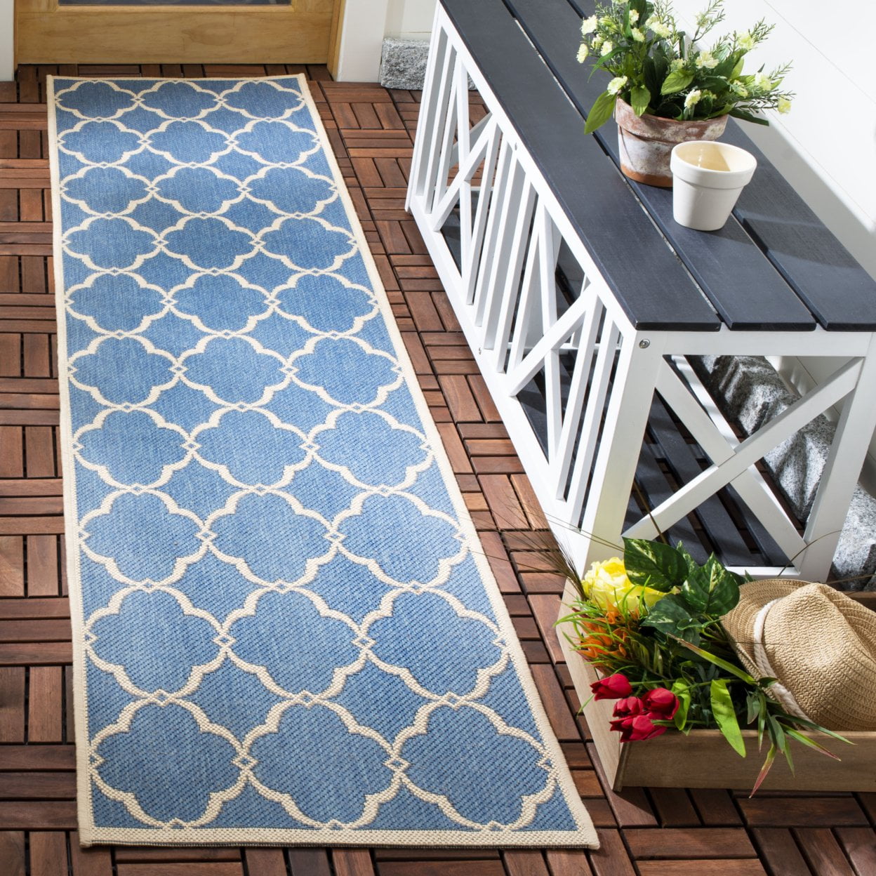 SAFAVIEH Beach House Nick Indoor/Outdoor Area Rug Blue/Cream, 6'7" x 6'7" Square