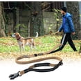 thumbnail image 3 of Correa resistente para perros medianos y grandes,de 4 a 6 pies extensibles.Mango acolchado cómodo, hilos reflectantes y conector de liberación rápida.Ideal para paseos seguros y visibilidad nocturna., 3 of 7