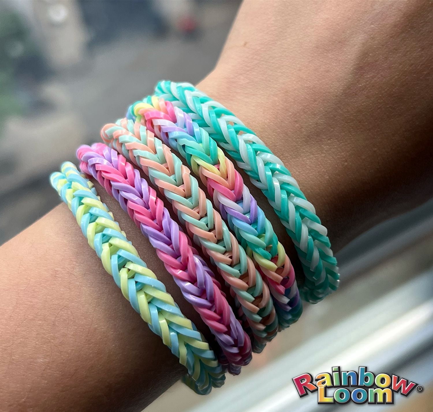 Boîte à trésor Rainbow Loom Pastel