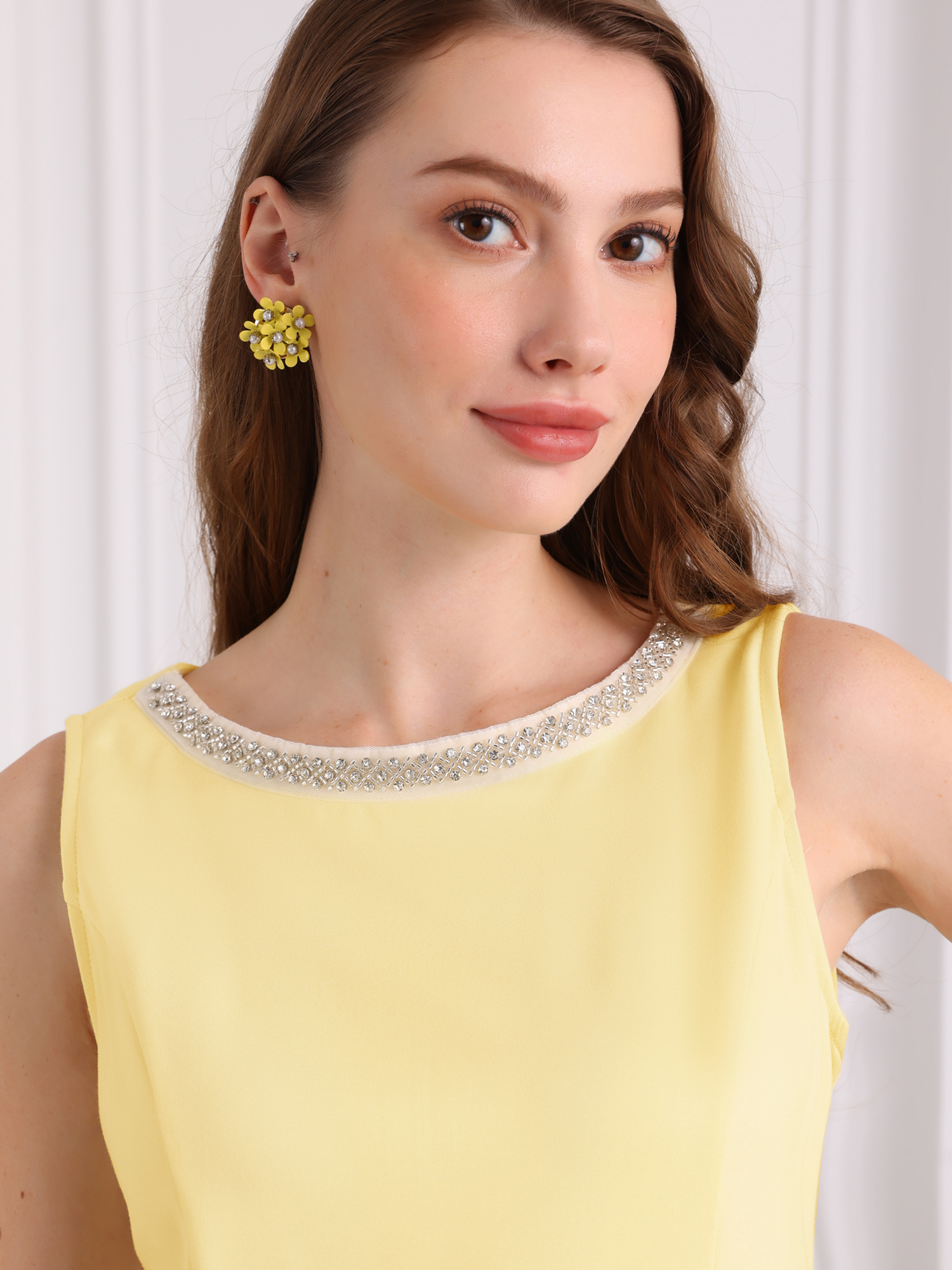 DARING DIVA Women's Boat Neck Sheath Sleeveless Work Rhinestone Dress L Light Yellow