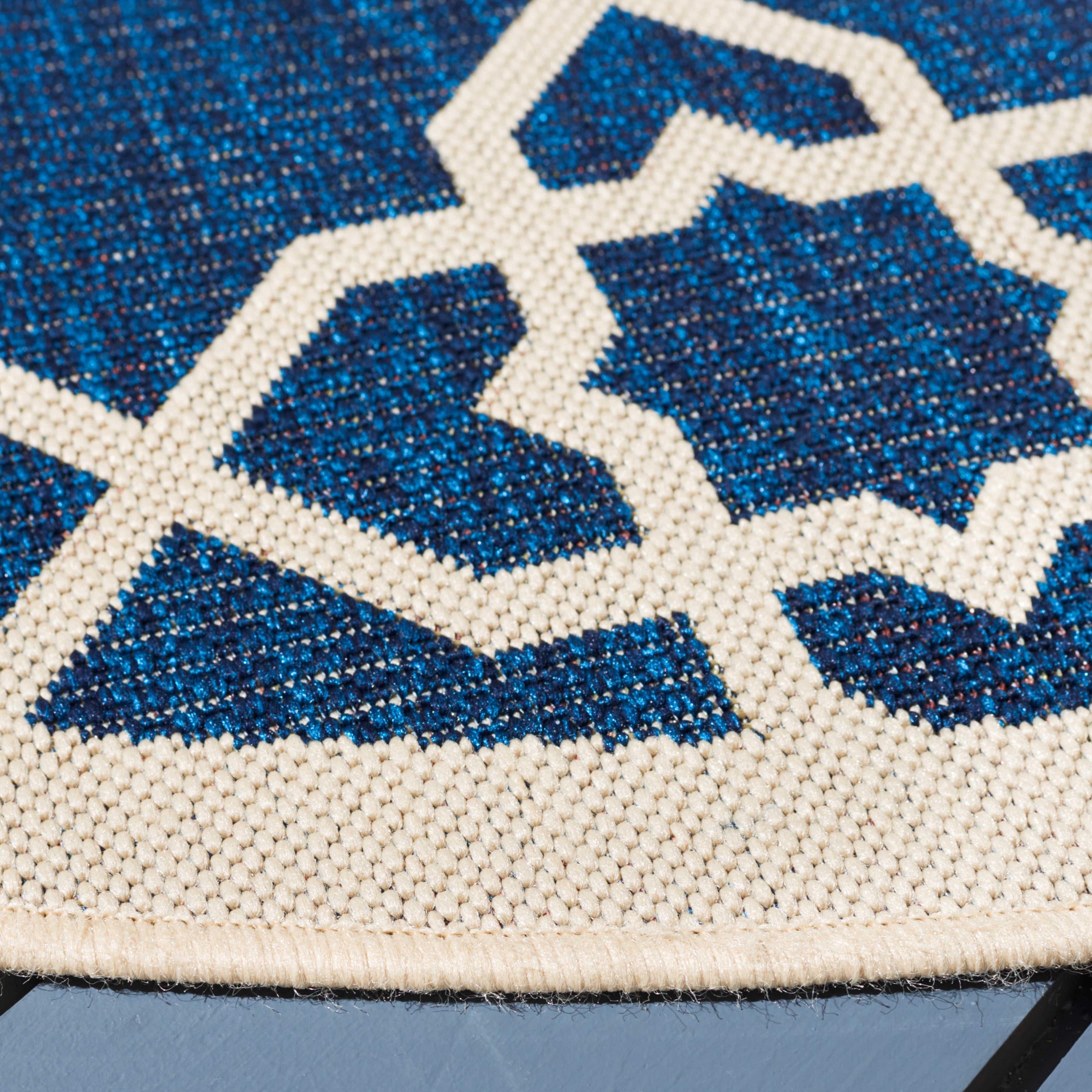 Safavieh Courtyard Carol Geometric Indoor/Outdoor Area Rug, Navy/Beige, 5'3" x 5'3" Round
