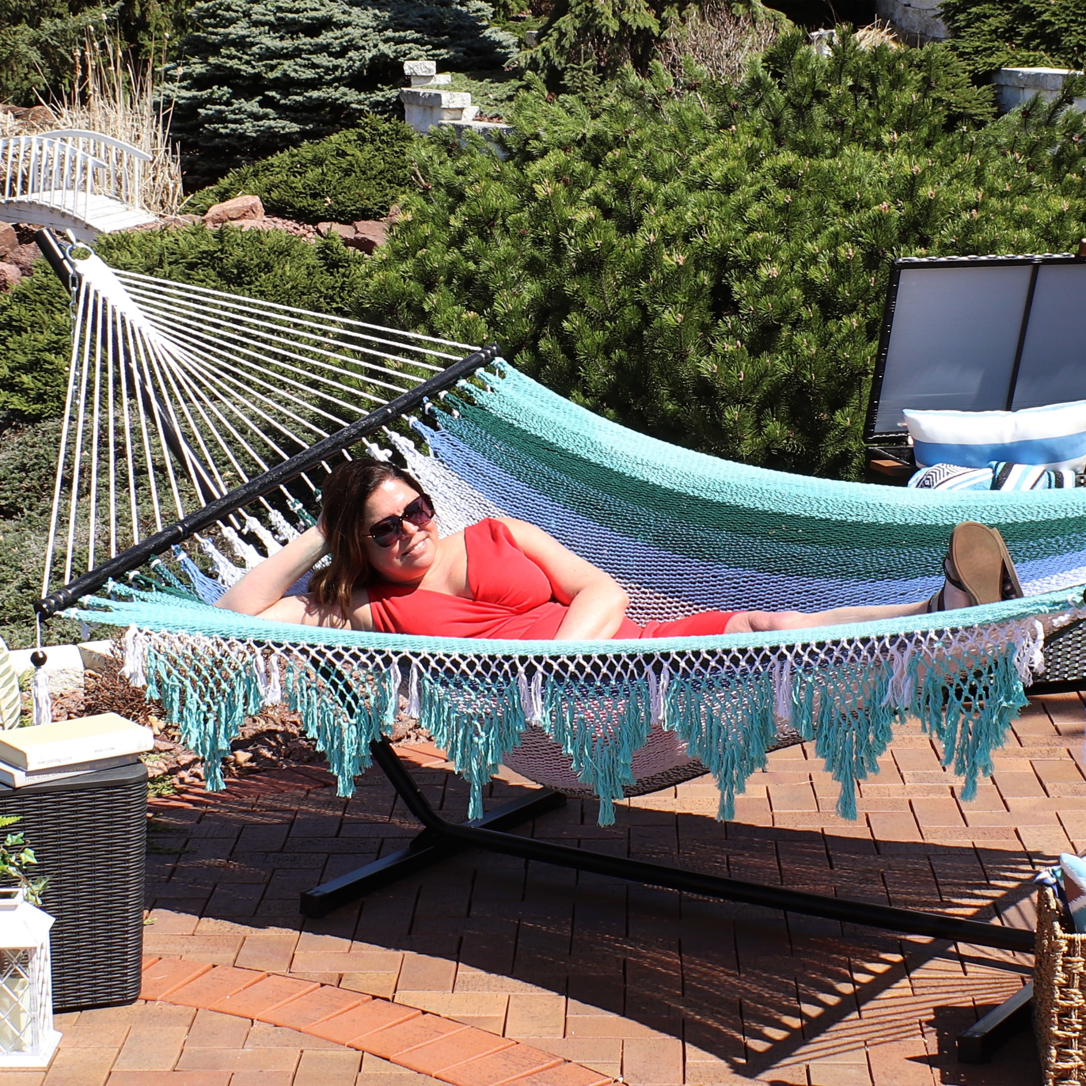 Sunnydaze 2-Person Quilted Polyester Spreader Bar Hammock, 600 lb Capacity - Lagoon Stripes