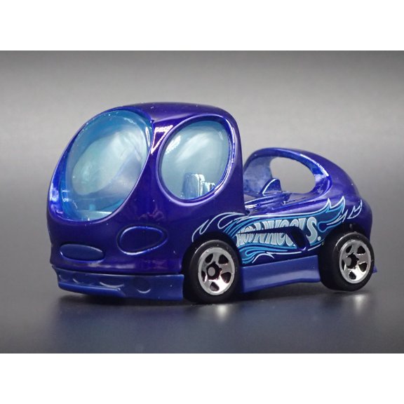 Open Box DEORA II 2 CUSTOM PICKUP TRUCK TOONED 1/64 SCALE DIORAMA DIECAST MODEL CAR