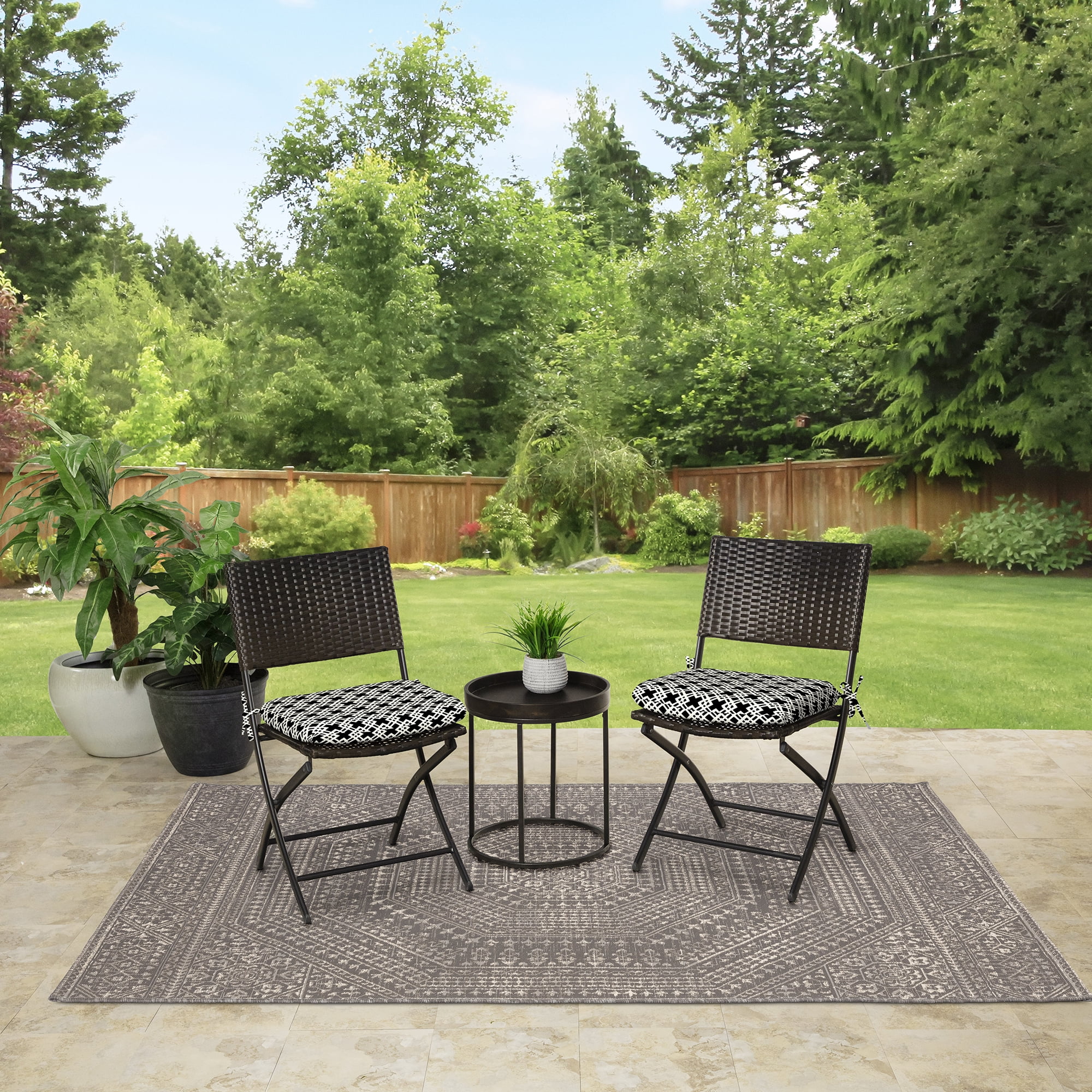 Mainstays 15.5" D x 17" W Black & White Lattice Rectangle Outdoor Seat Pad (1 Pack)
