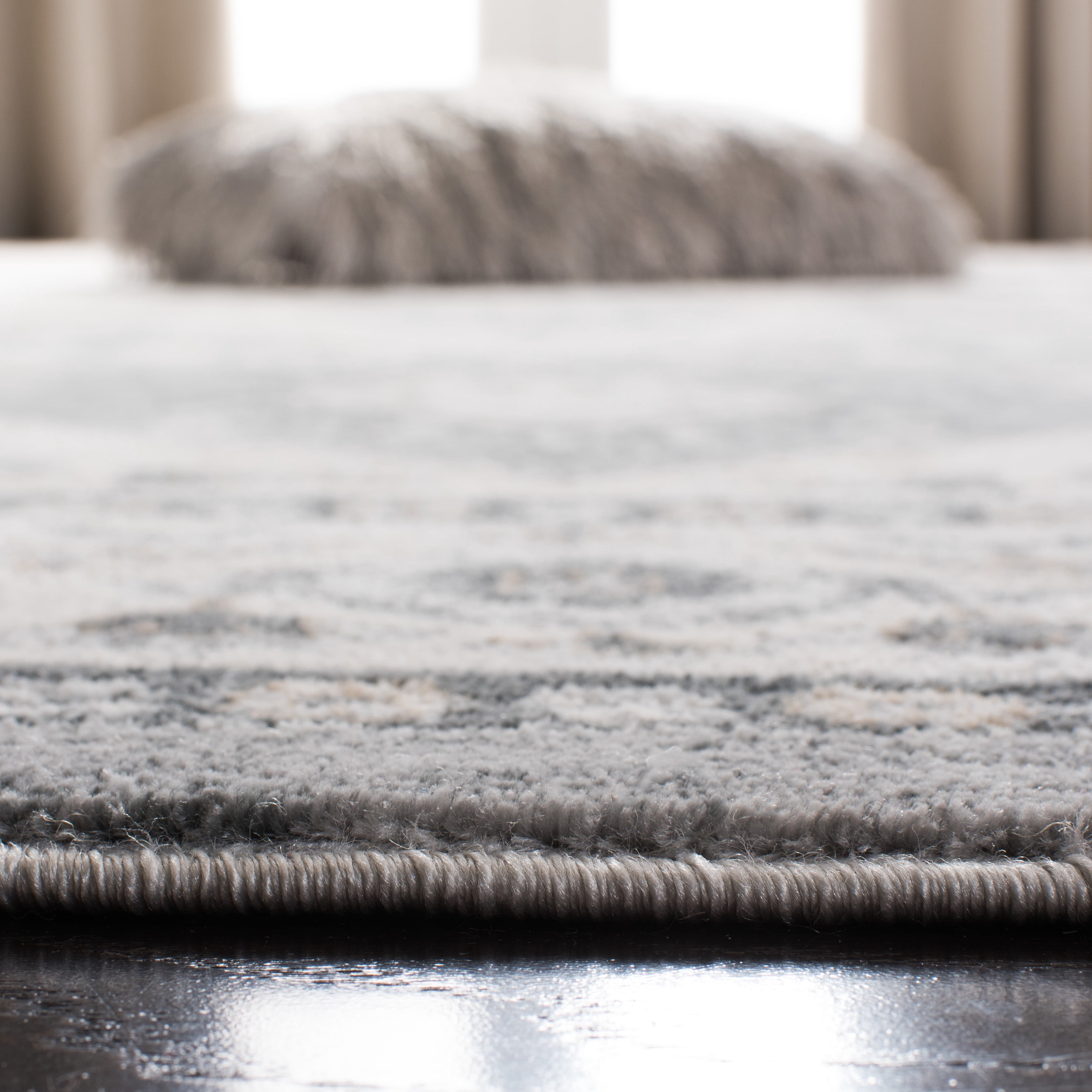 Safavieh Isabella Patrick Oriental Area Rug, Gray/Cream, 5'3" x 7'6"