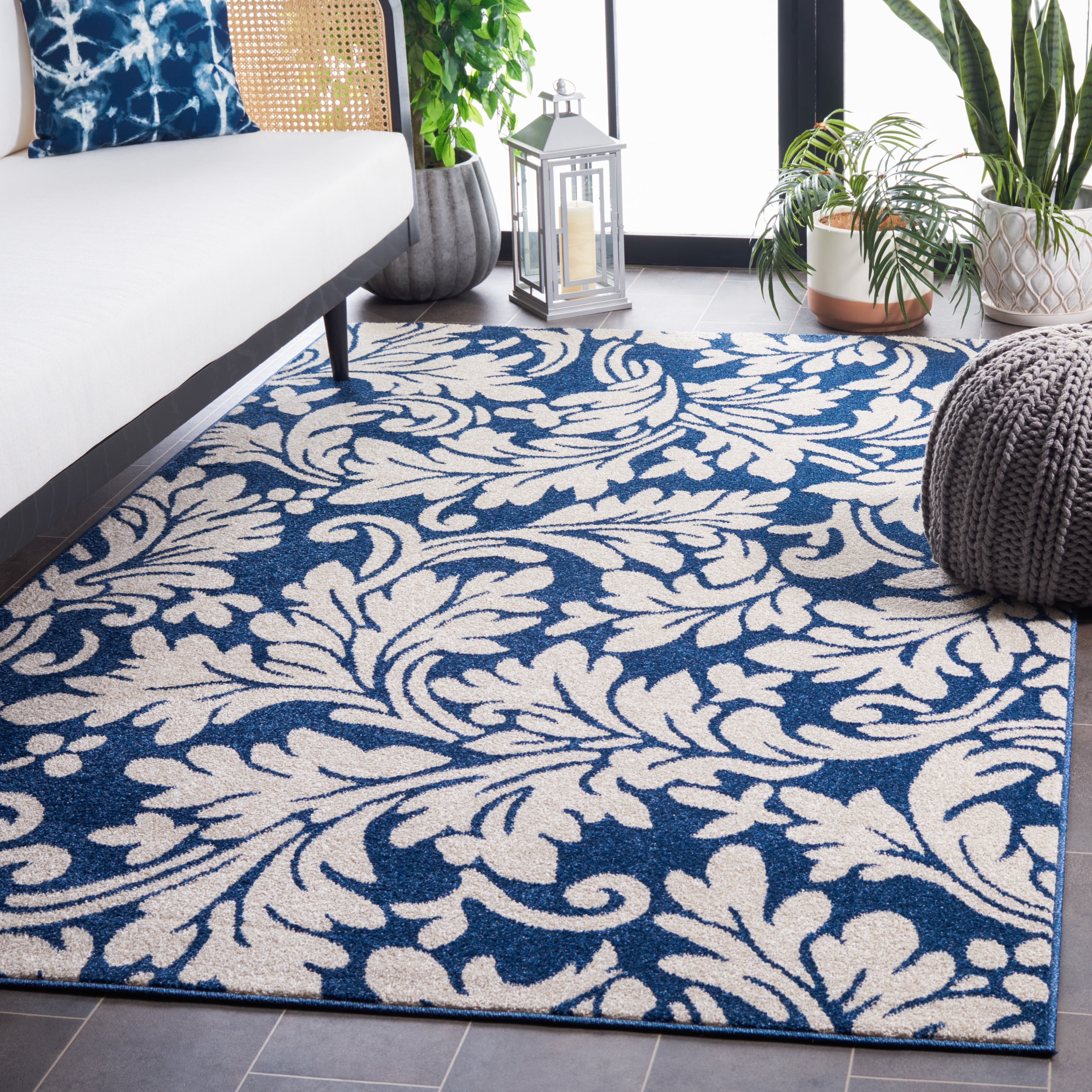 Safavieh Amherst Thorburn Floral Area Rug, Navy/Ivory, 4' x 6'