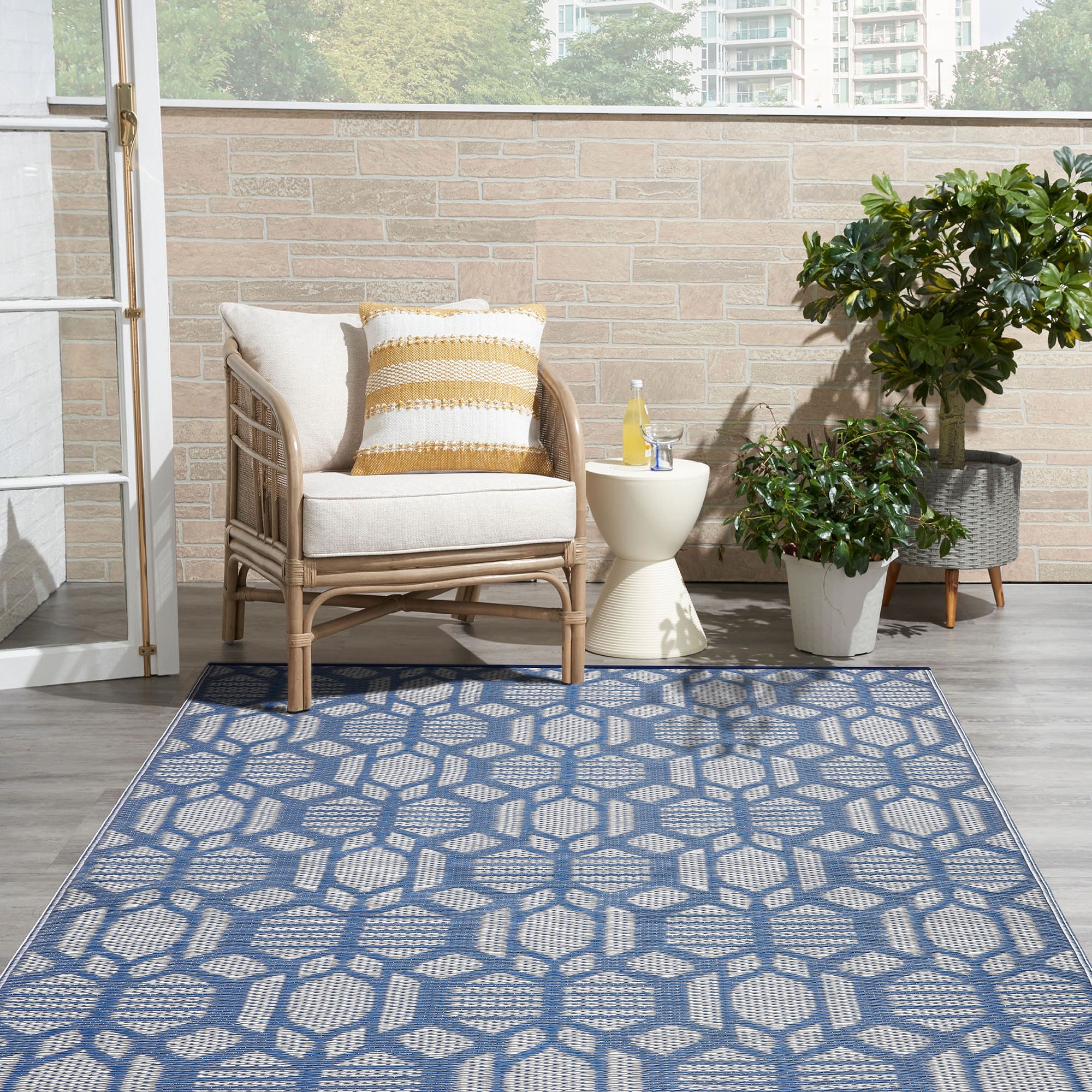 Lush Ambience Blue 4 x 6 Recycled Plastic Outdoor Rug For Patios