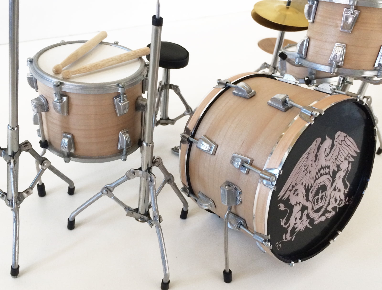 Queen Crest 1:4 Scale Miniature Drum Kit Replica Collectible