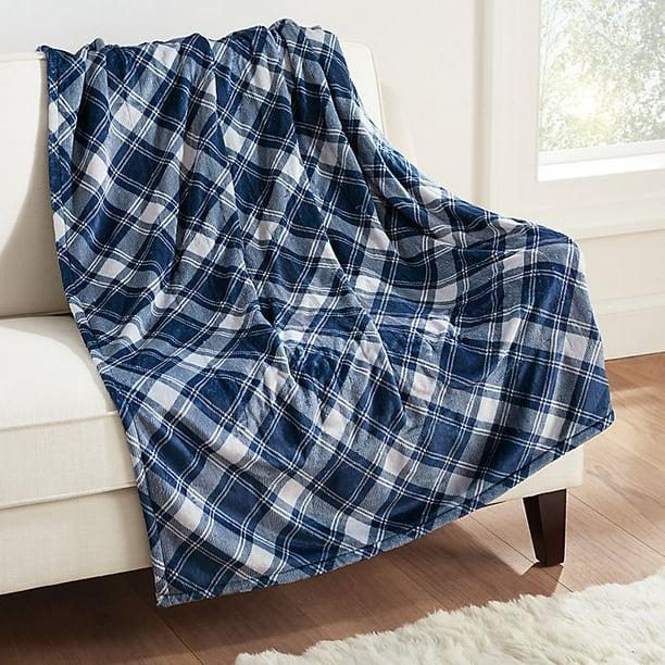 Brookstone nap Heated Plush Throw in Blue Plaid