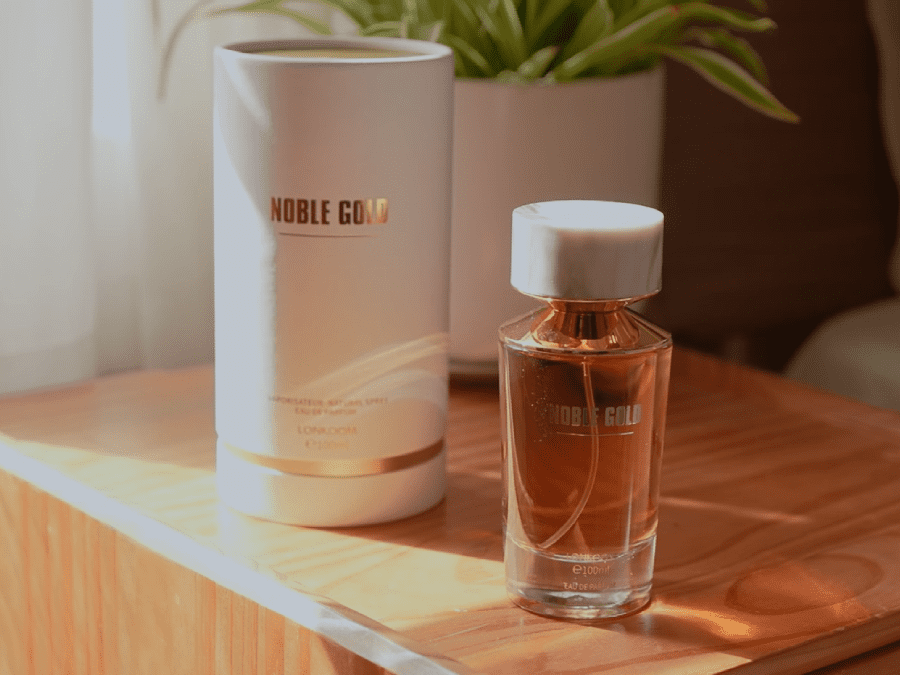 REALM WOMEN Eau de Toilette 50ml 3個セット REALM WOMEN Eau de Toilette 50ml 3個セット - メルカリ