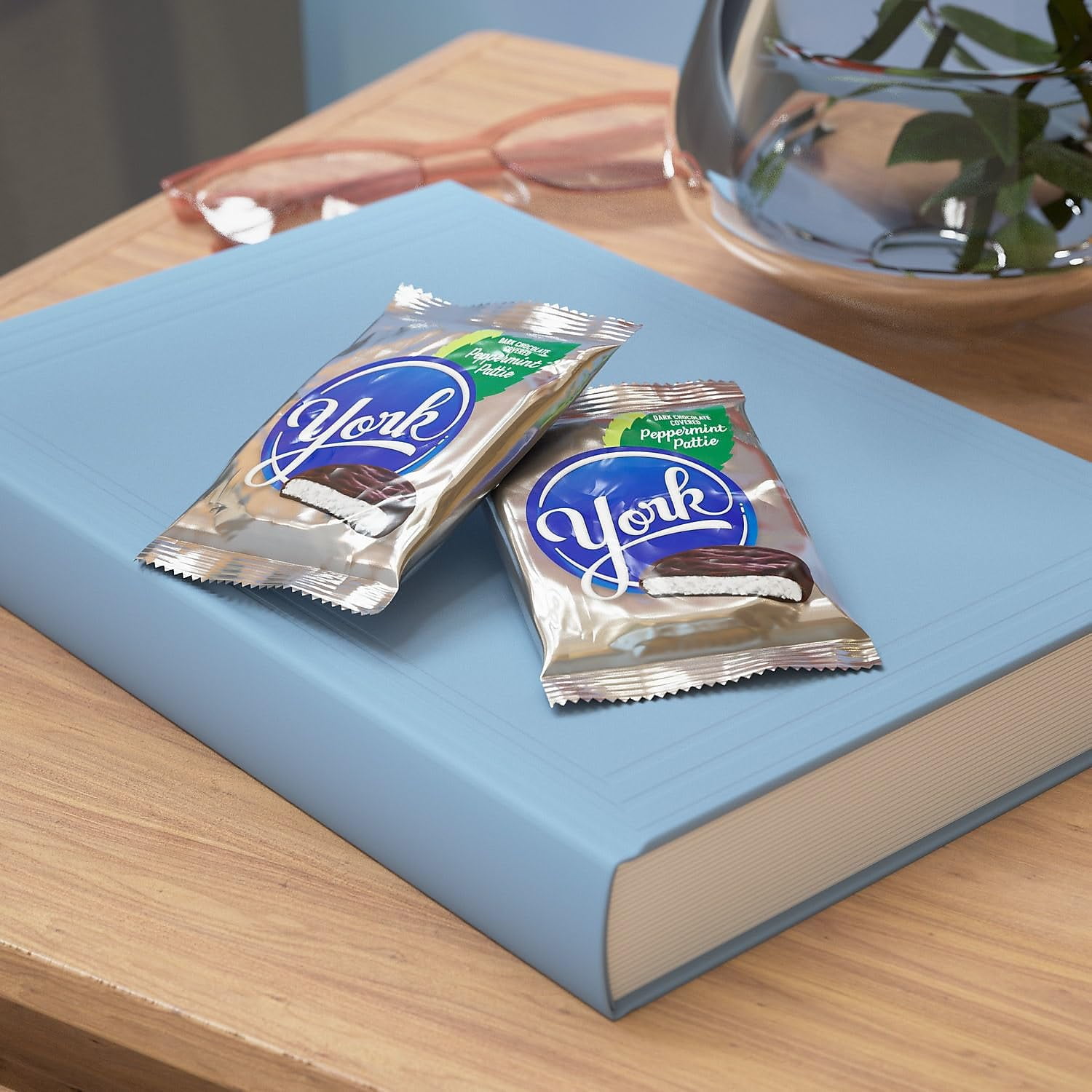 York Peppermint Patties Peppermint Dark Chocolate Candy Bar, 1.4 oz., 36/Box (HEC00330)