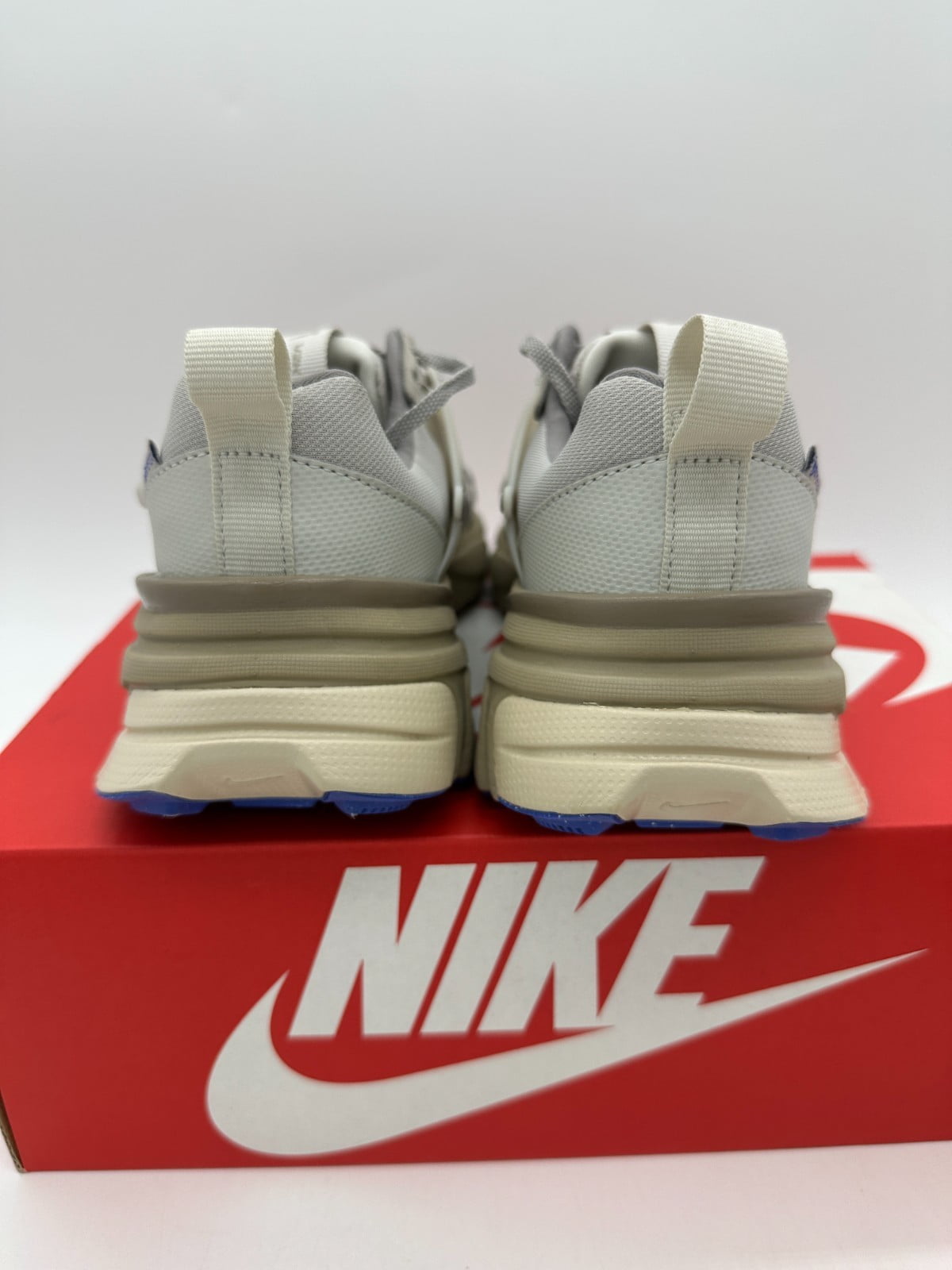 Nike V2K Run Gore-Tex Womens Size 6 Waterproof Running Grey Shoes