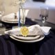 thumbnail image 3 of Paquete de 10 servilleteros de aleación huecos con forma de flor, servilletero para mesa de comedor, servilletero para cenas, banquetes de boda, decoración de mesa para reuniones familiares (oro artificial) oso de fresa  Electrónica, 3 of 5