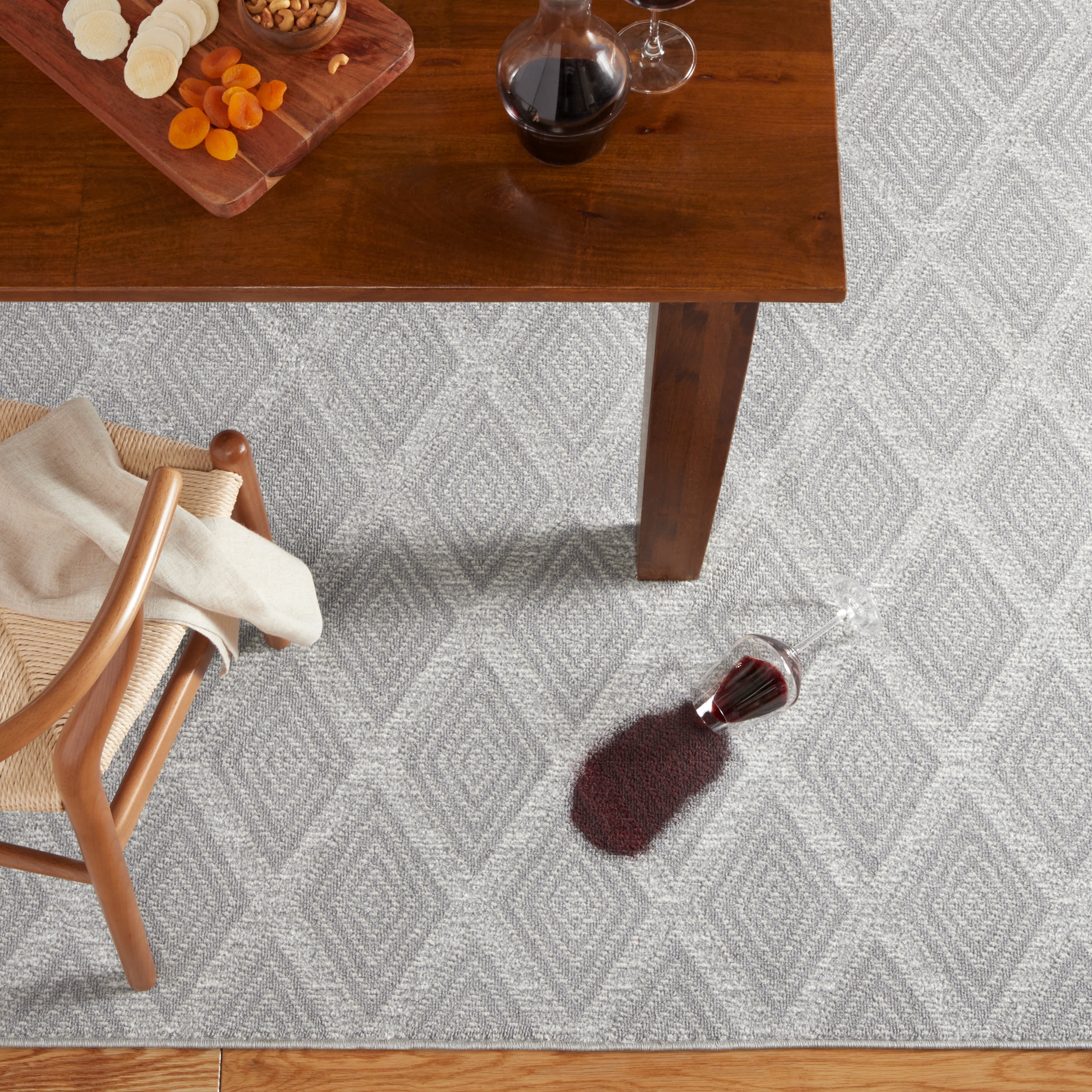 TOWN & COUNTRY EVERYDAY Rein Solid Diamond Everwash® Washable Area Rug with Non-Slip Backing, Pet Friendly Rug, Grey, 7'10"x10'2"