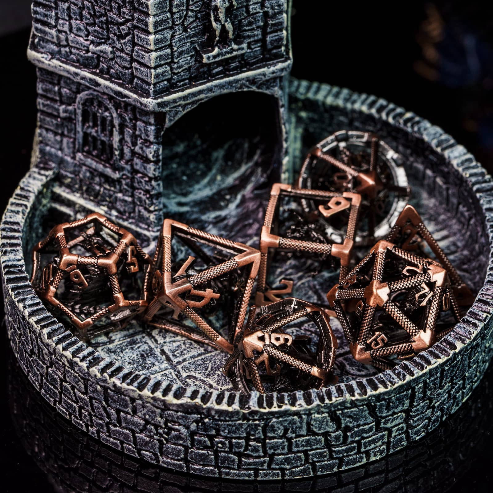 Cusdie Hollow Metal Dice, D&D Dice with Dragon Inside, 7 Pcs DND Dice Set, Polyhedral Dice Set, for Role Playing Game MTG Pathfinder