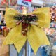 thumbnail image 4 of Adorno de lazo de Navidad con purpurina, conos de lentejuelas brillantes, corbata de hojas, decoración artística para fiestas, decoración de puertas al aire libre, 5 piezas doradas Advancent HA009474-02, 4 of 6