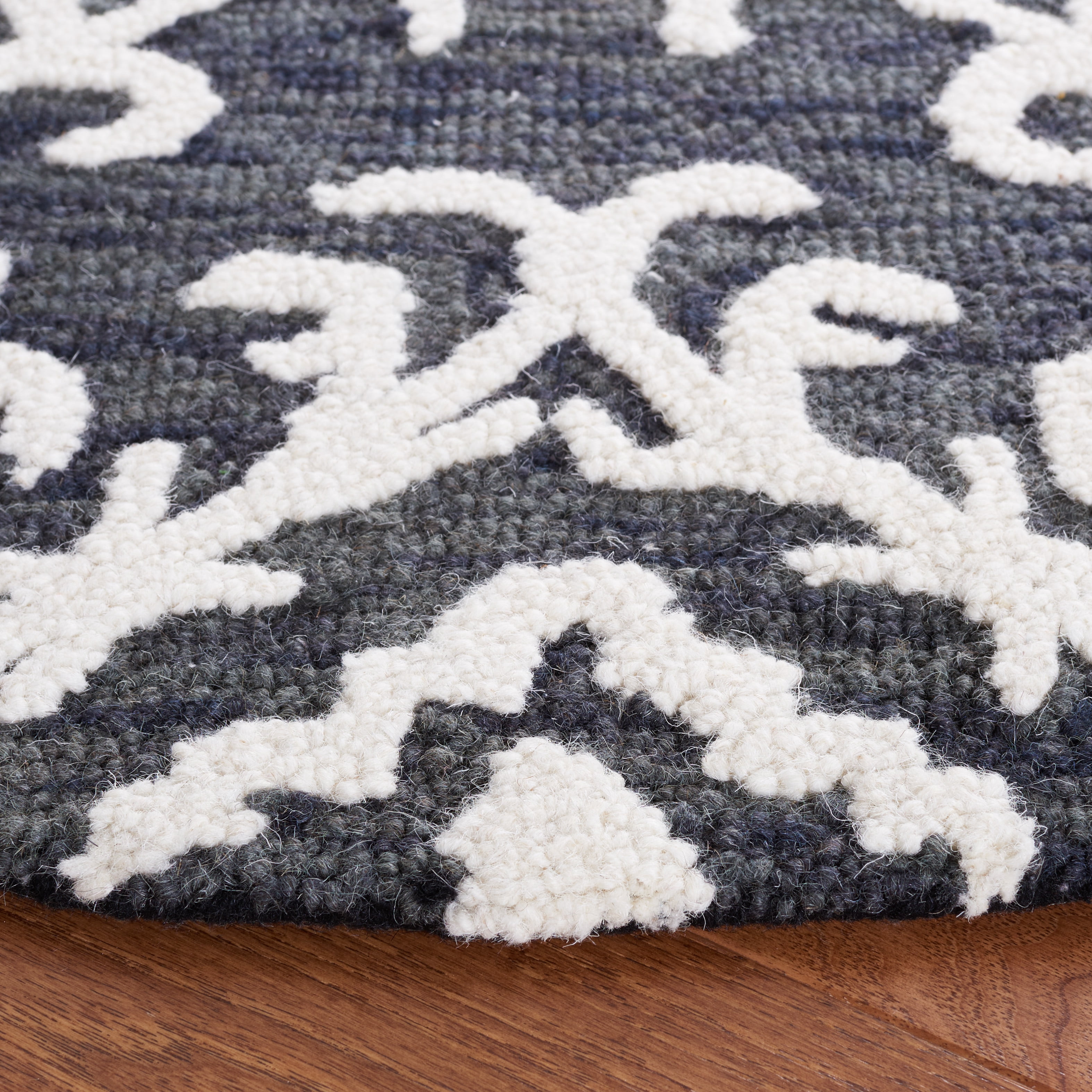 SAFAVIEH Blossom Cletus Geometric Wool Area Rug, Black/Ivory, 6' x 6' Round