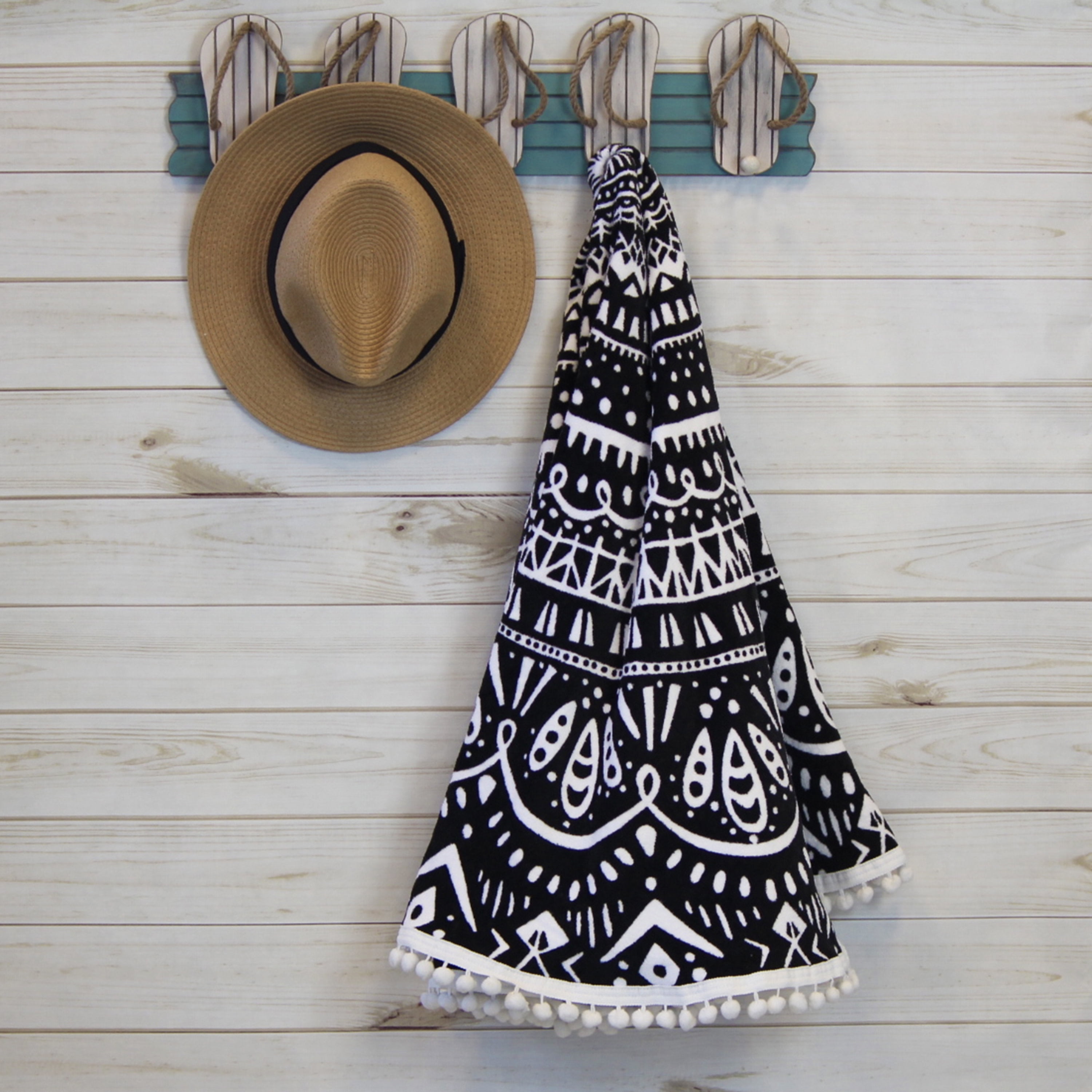 Better Homes & Gardens Black Medallion Print Round Beach Towel