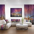 thumbnail image 2 of Design Art New York City Manhattan En Rouge  Sur Toile Encadrée, 2 of 5