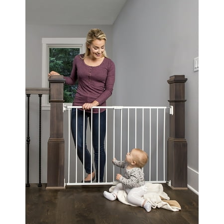 Regalo Extra Wide 2-in-1 Stairway and Hallway Safety Gate with Mounting