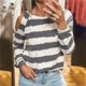 thumbnail image 2 of Blusa informal de manga larga con estampado de tiras y cuello redondo a la moda para mujer Fridja  FKASFK2953, 2 of 8