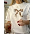thumbnail image 1 of T-Shirt à Imprimé Géométrique Vintage pour Femmes - Col Rond Décontracté, Manches Courtes, Mélange de Polyester, Lavable en Machine - Parfait pour la Fête des Pères, Fête des Mères, Nouvel An, Printemps, 1 of 6