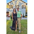 thumbnail image 4 of Vestido de dama de honor YMSHA negro plisado con cuello en V largo satinado 2025, 4 of 7