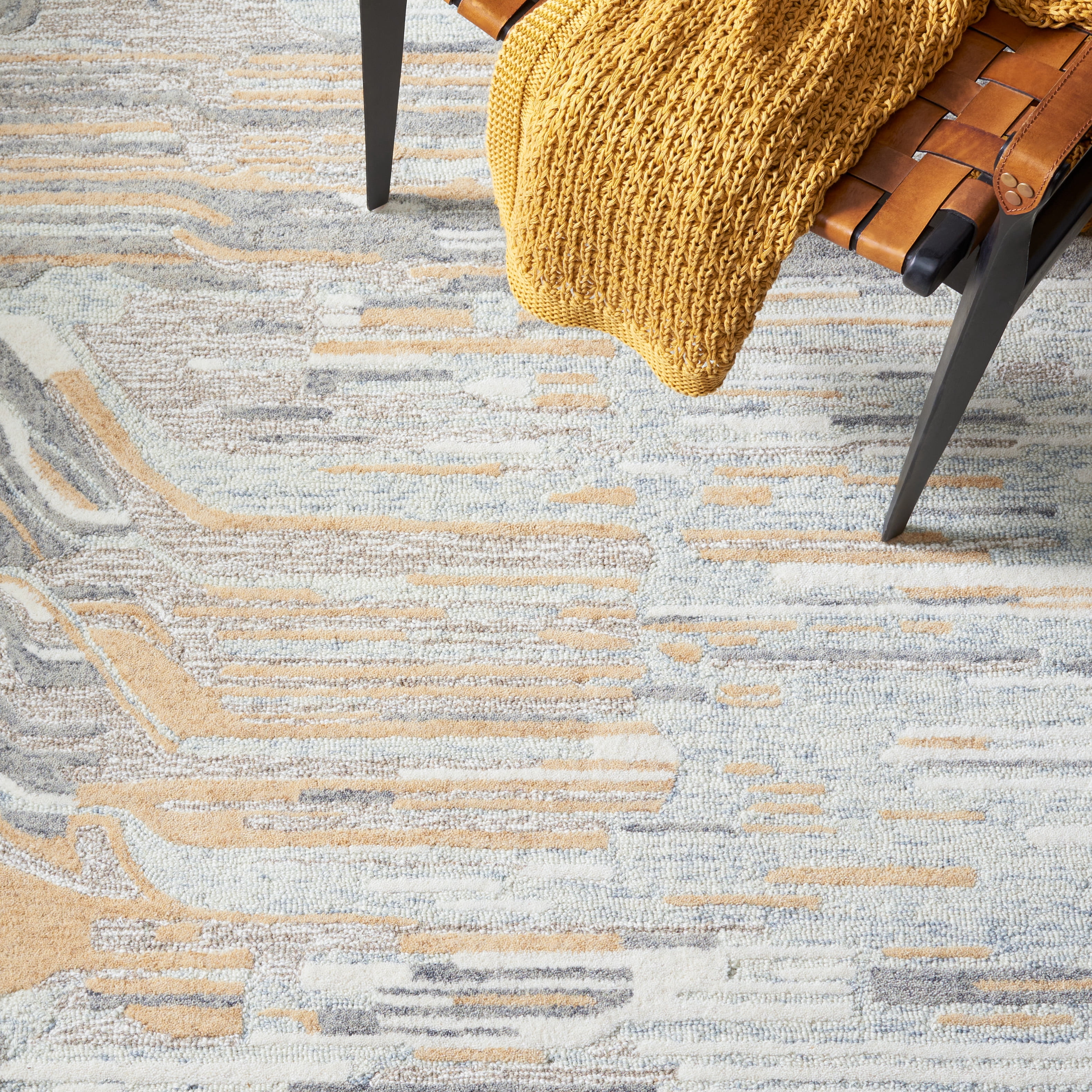 SAFAVIEH Metro Mirjana Distressed Area Rug, Natural/Gold, 4' x 6'